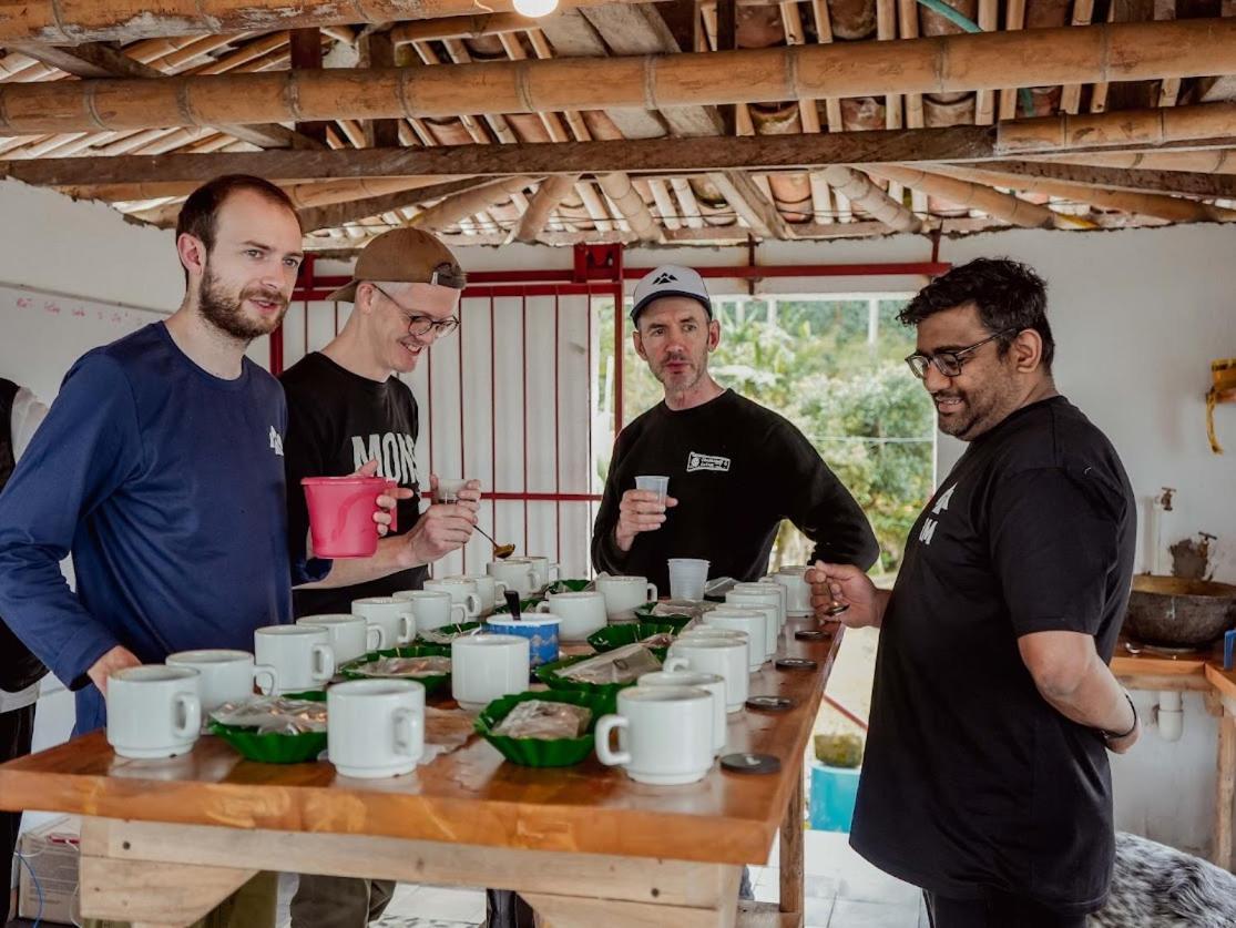 Hotel El Fenix Coffee Calarcá Zewnętrze zdjęcie